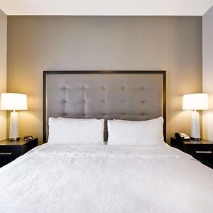 One-Bedroom King Suite